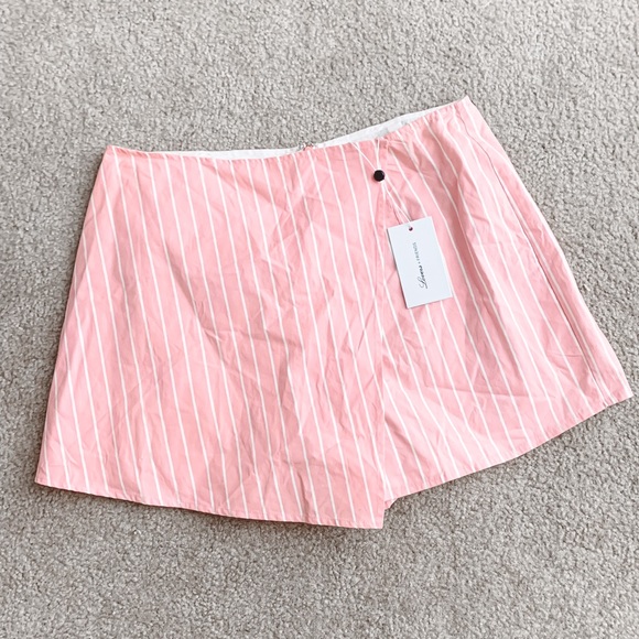 Lovers + Friends Dresses & Skirts - Lovers + Friends white pink striped skirt